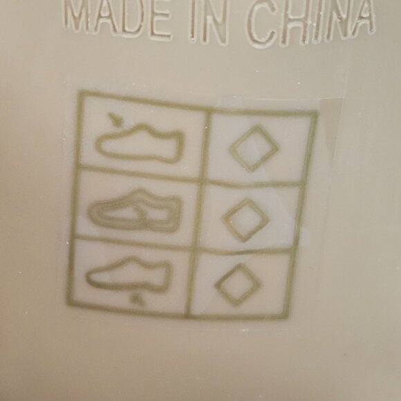 PrettyLittleThing 5/38 White Strappy Block Heel Preppy Summer Party Wedding Y2K - Picture 12 of 16